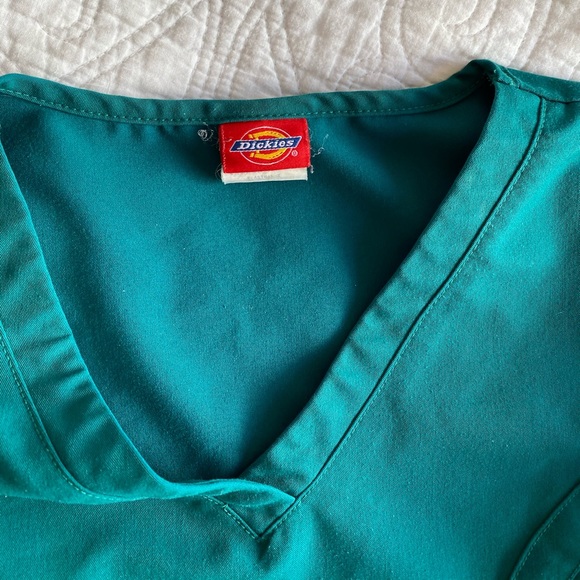 Dickies Scrub Set - Picture 2 of 8